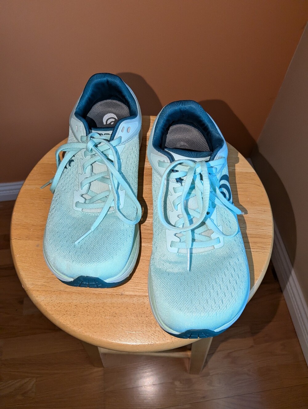 topo Athletics Phantom 3Light Gree Women's Sneakers Size 7.5